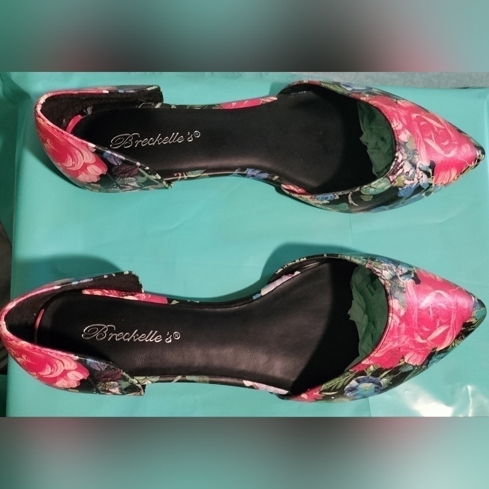 Women Breckelles Multi Color Pointy Toe Flat Shoe